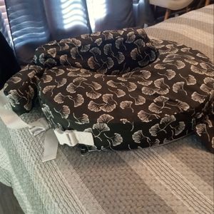 Nursing pillow